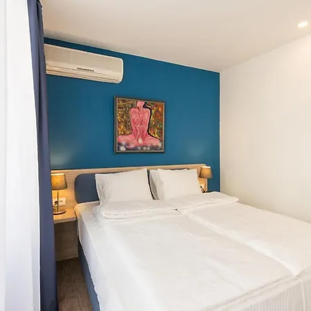 Hotel Premium Crown