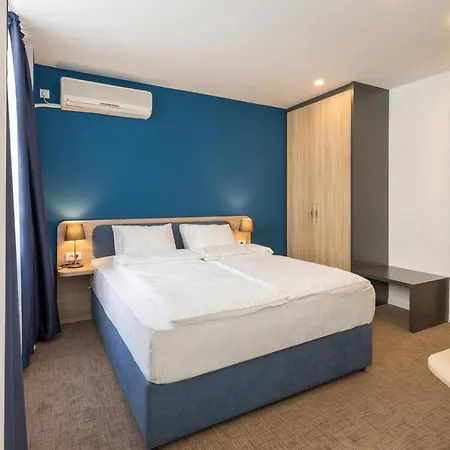 Hotel Premium Crown 4*