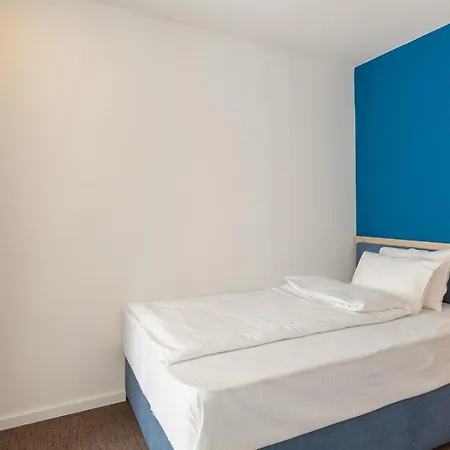 Premium Crown Hotel 4*