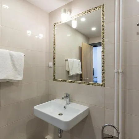 Hotell Premium Crown Belgrad