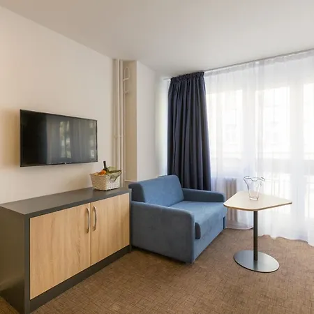Premium Crown Hotell 4*