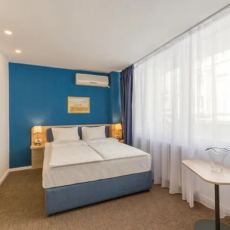 Hotel Premium Crown 4*