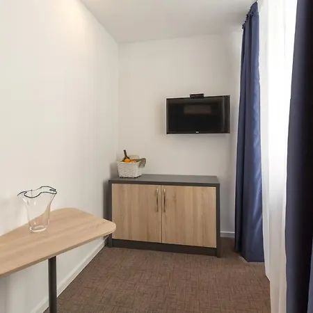 Hotel Premium Crown 4*