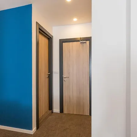 Hotel Premium Crown 4*