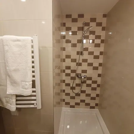 Hotel Premium Crown