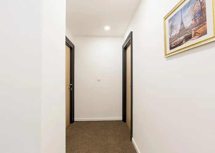 Premium Crown فندق بلغراد